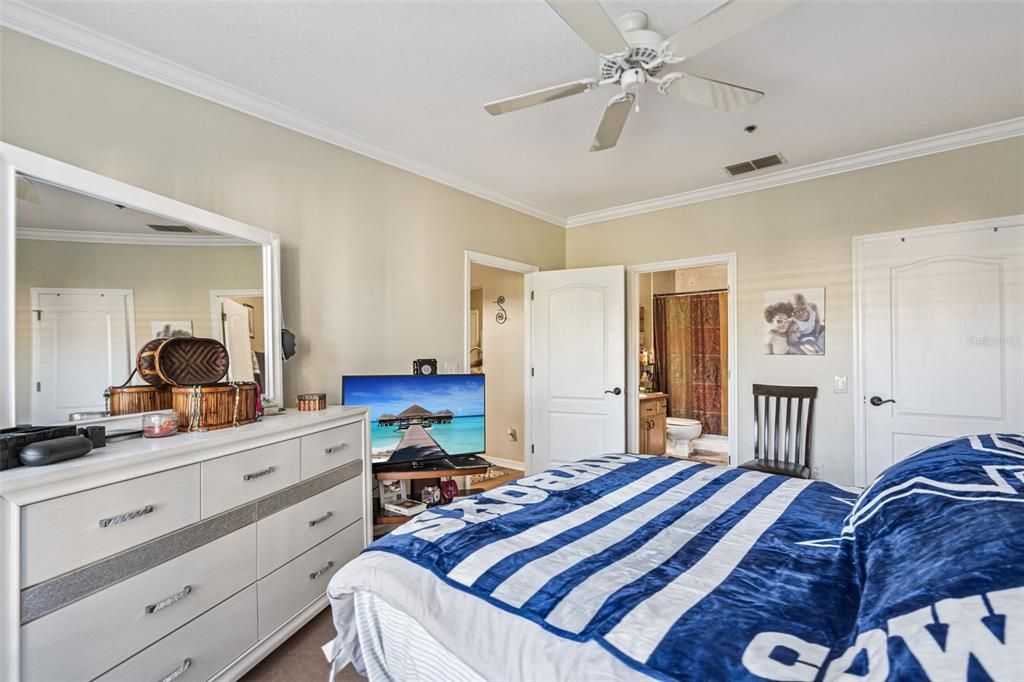 For Sale: $180,000 (3 beds, 2 baths, 1351 Square Feet)