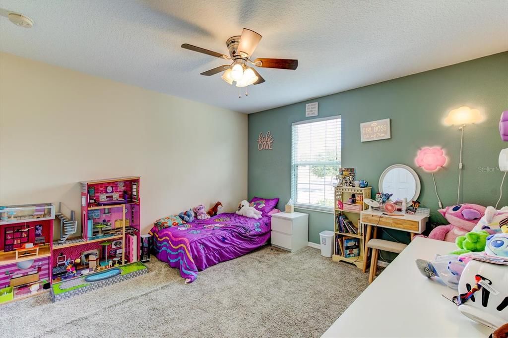 На продажу: $454,950 (4 спален, 2 ванн, 2940 Квадратных фут)