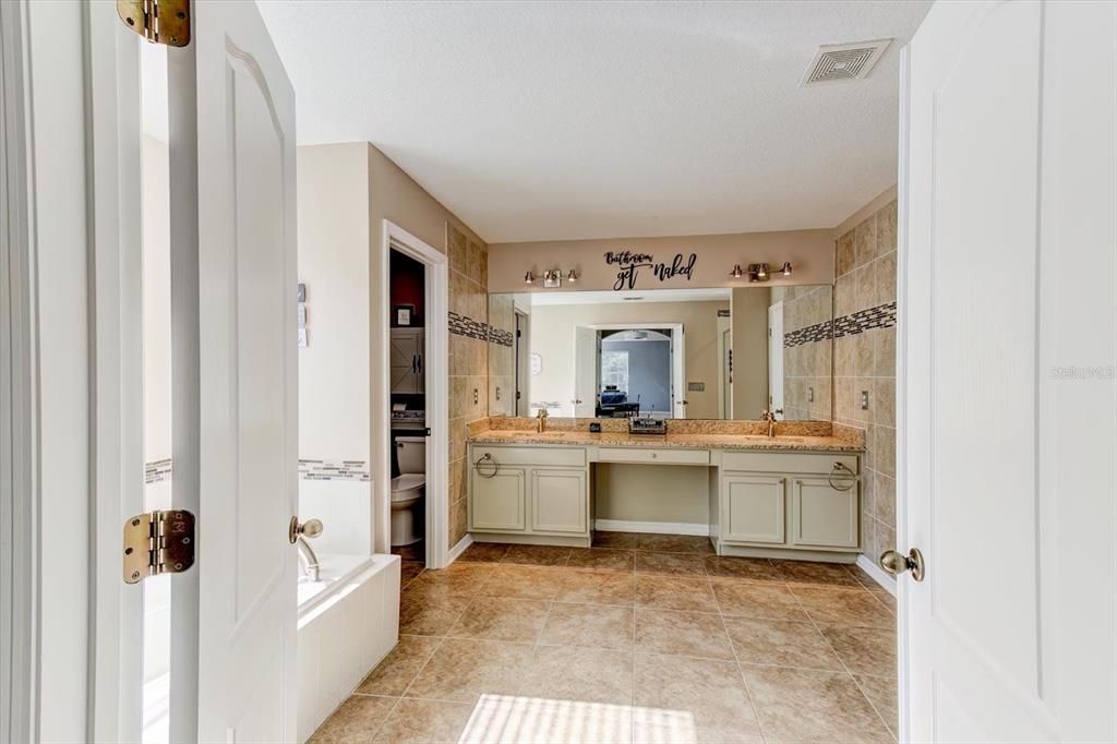 На продажу: $454,950 (4 спален, 2 ванн, 2940 Квадратных фут)