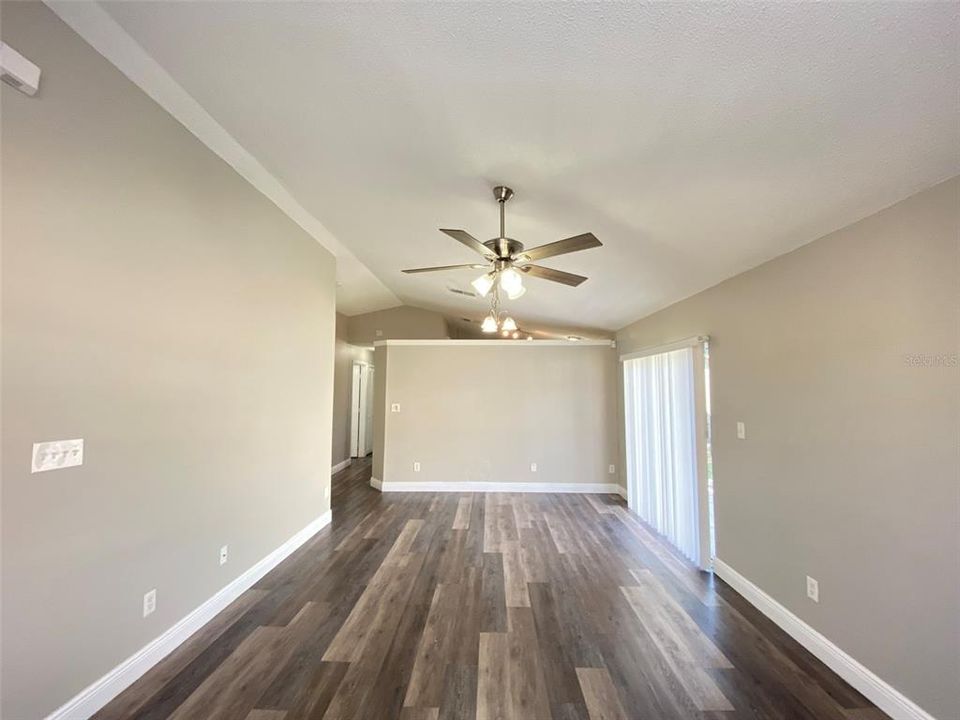 For Rent: $1,895 (3 beds, 2 baths, 1107 Square Feet)