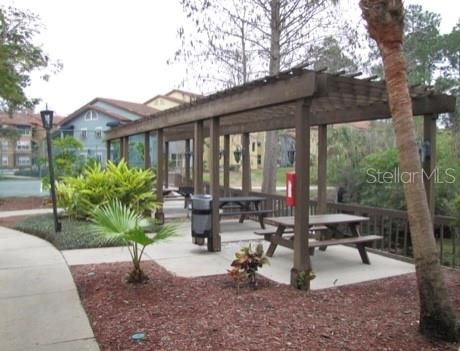 For Rent: $1,395 (2 beds, 2 baths, 988 Square Feet)