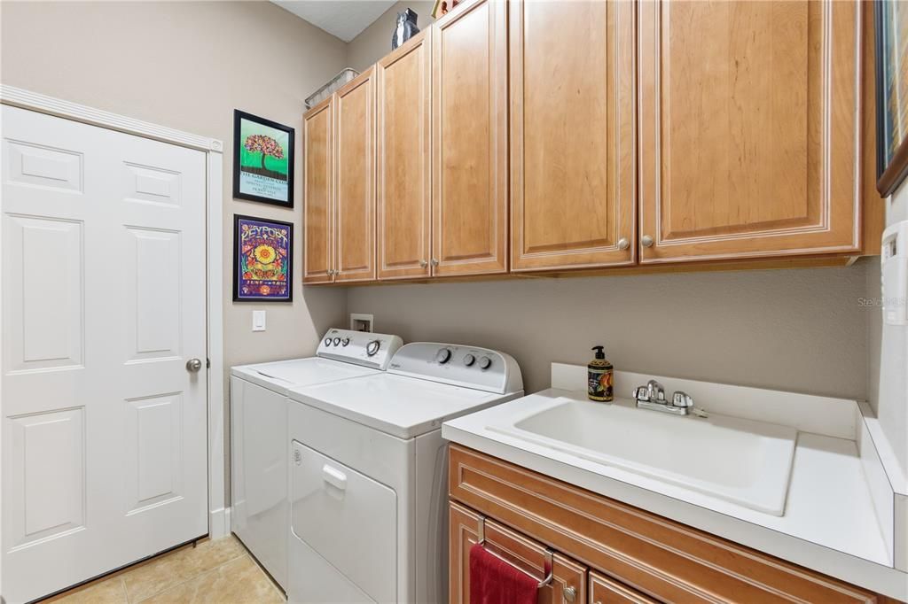 En Venta: $459,000 (3 camas, 2 baños, 1940 Pies cuadrados)