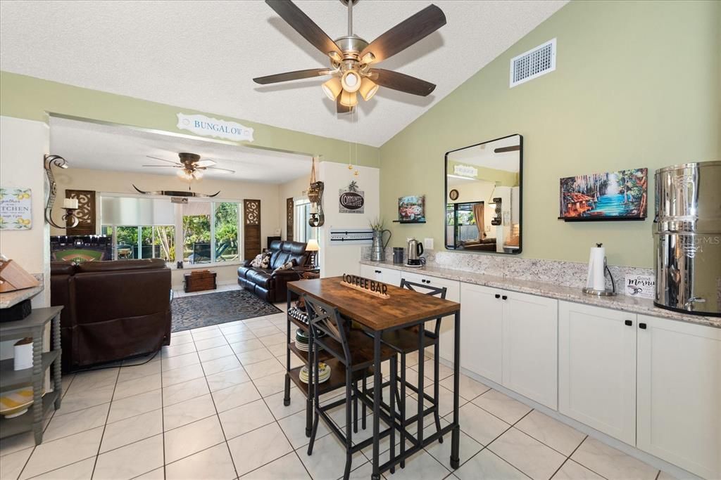 En Venta: $385,000 (3 camas, 2 baños, 1452 Pies cuadrados)