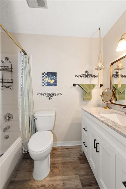 En Venta: $385,000 (3 camas, 2 baños, 1452 Pies cuadrados)