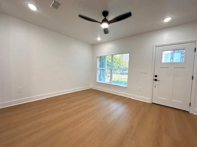 For Rent: $1,900 (3 beds, 2 baths, 1649 Square Feet)