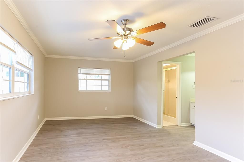 出租: $2,145 (4 贝兹, 2 浴室, 1879 平方英尺)