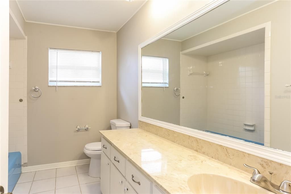 出租: $2,145 (4 贝兹, 2 浴室, 1879 平方英尺)