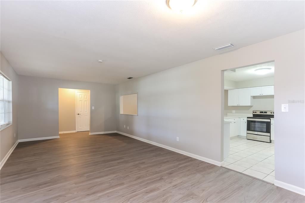 出租: $2,145 (4 贝兹, 2 浴室, 1879 平方英尺)