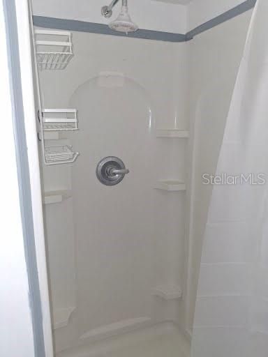 For Rent: $1,300 (1 beds, 1 baths, 720 Square Feet)