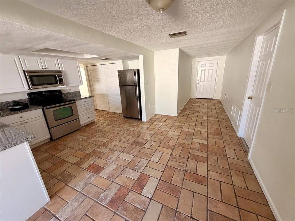 待售: $269,900 (4 贝兹, 2 浴室, 1472 平方英尺)