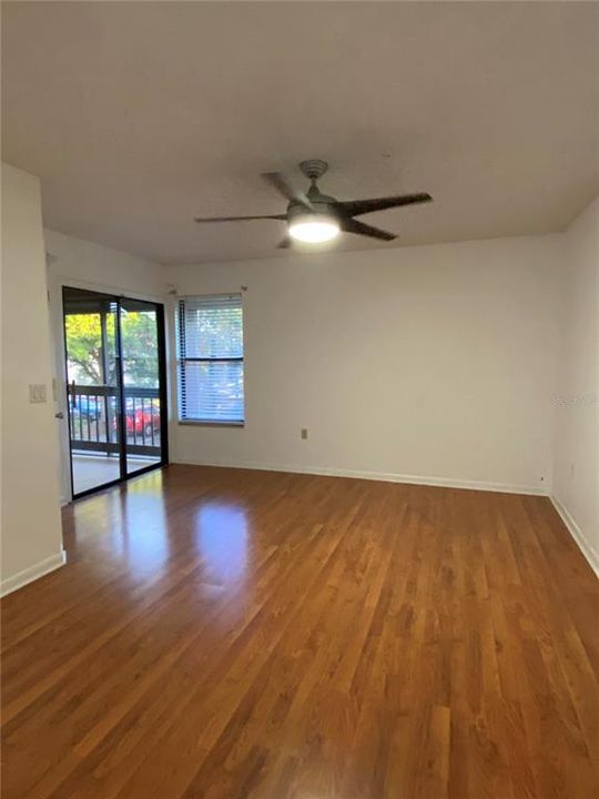 В аренду: $1,700 (2 спален, 2 ванн, 1054 Квадратных фут)