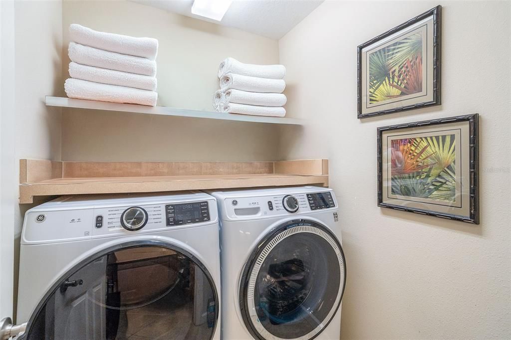 待售: $250,000 (3 贝兹, 2 浴室, 1729 平方英尺)