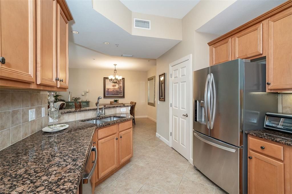 待售: $250,000 (3 贝兹, 2 浴室, 1729 平方英尺)