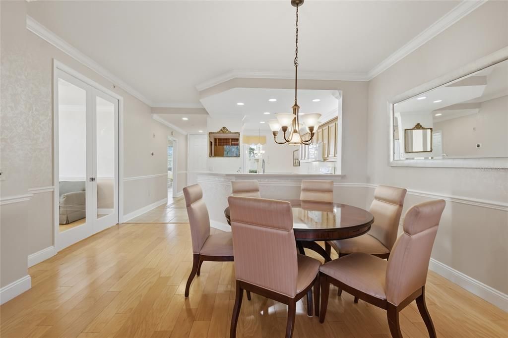 На продажу: $299,900 (2 спален, 2 ванн, 1552 Квадратных фут)