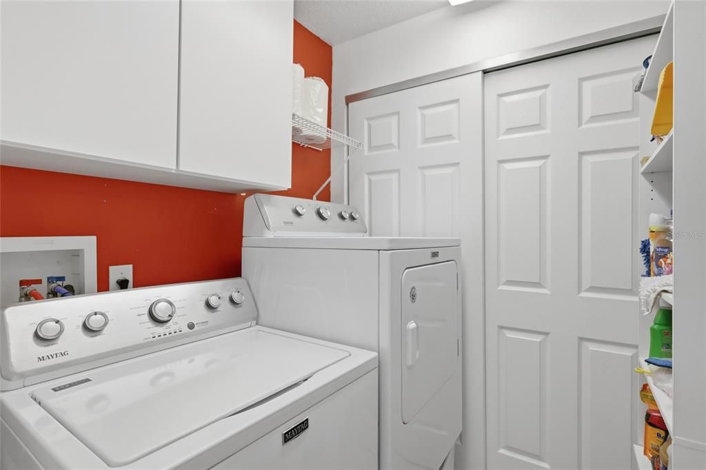 На продажу: $299,900 (2 спален, 2 ванн, 1552 Квадратных фут)