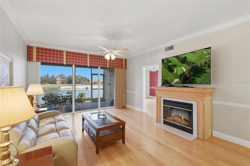 На продажу: $299,900 (2 спален, 2 ванн, 1552 Квадратных фут)