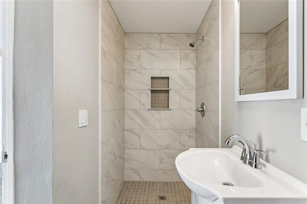 For Sale: $310,000 (3 beds, 2 baths, 1176 Square Feet)