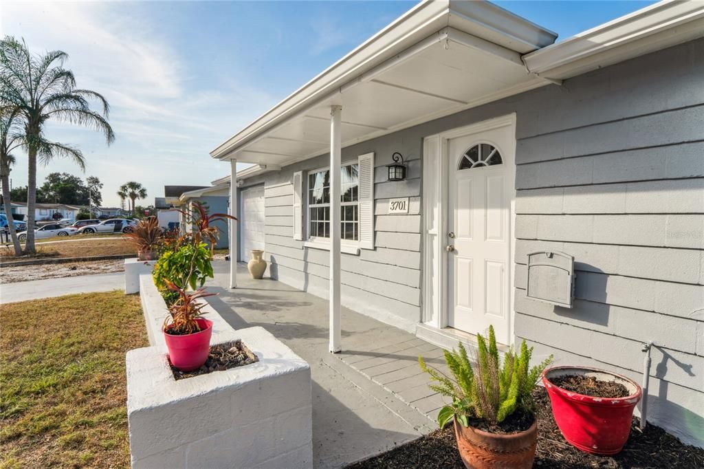 For Sale: $310,000 (3 beds, 2 baths, 1176 Square Feet)