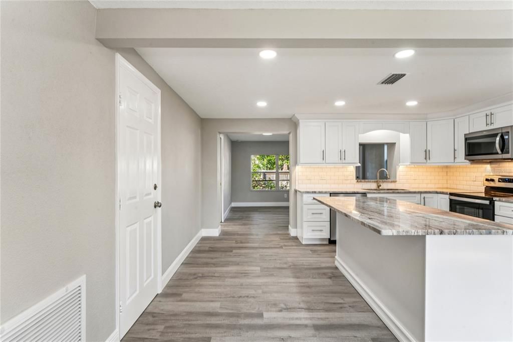 For Sale: $310,000 (3 beds, 2 baths, 1176 Square Feet)