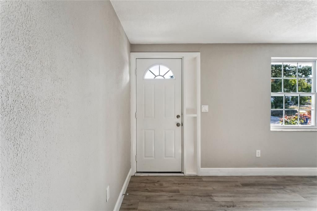 For Sale: $310,000 (3 beds, 2 baths, 1176 Square Feet)