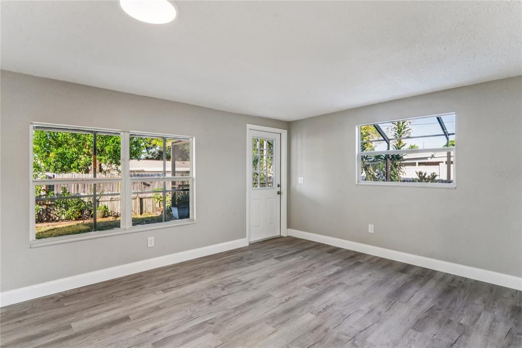 For Sale: $310,000 (3 beds, 2 baths, 1176 Square Feet)