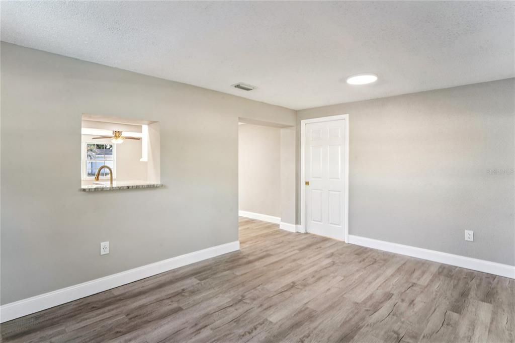 For Sale: $310,000 (3 beds, 2 baths, 1176 Square Feet)