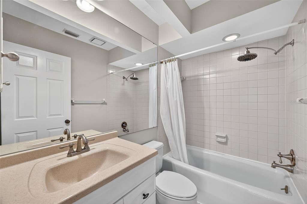 For Sale: $415,000 (2 beds, 2 baths, 1665 Square Feet)