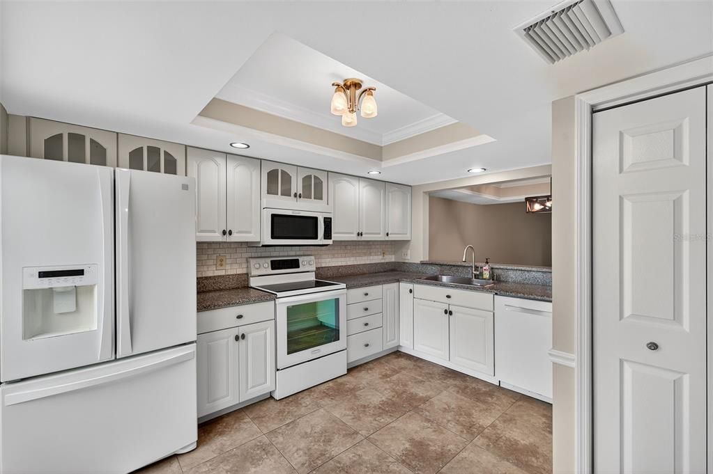 For Sale: $415,000 (2 beds, 2 baths, 1665 Square Feet)