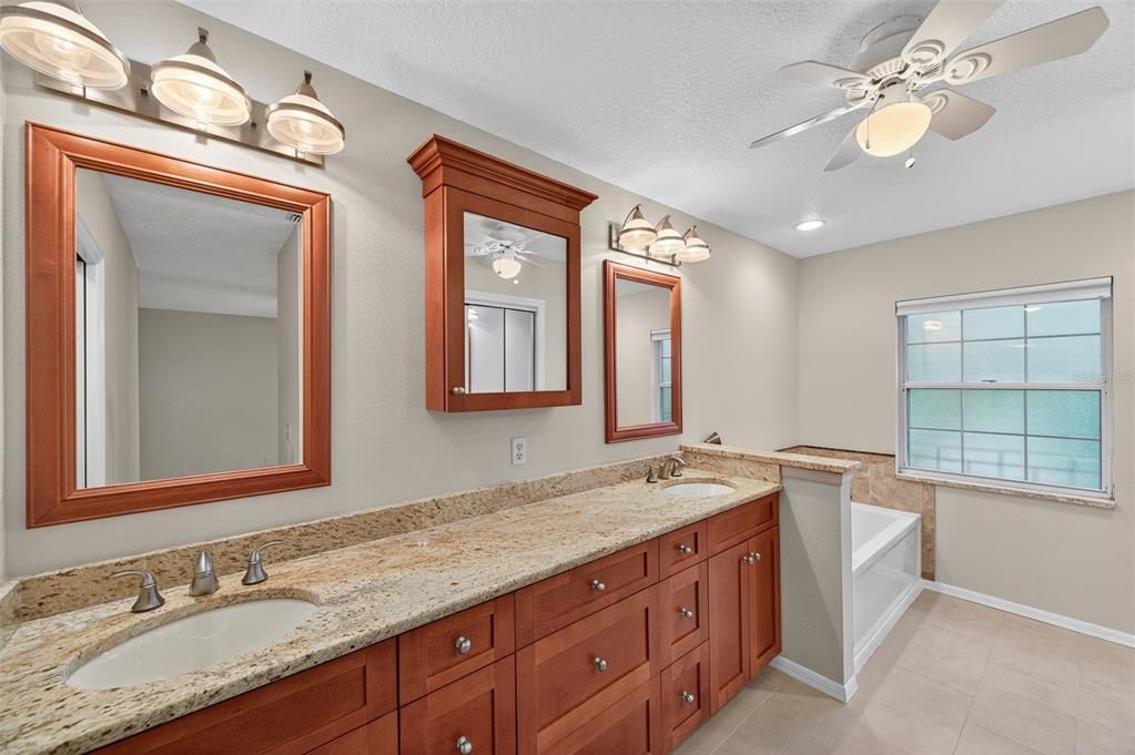 For Sale: $415,000 (2 beds, 2 baths, 1665 Square Feet)