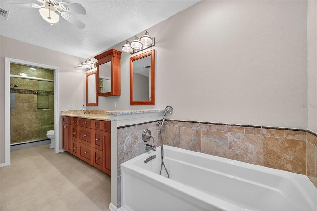 For Sale: $415,000 (2 beds, 2 baths, 1665 Square Feet)