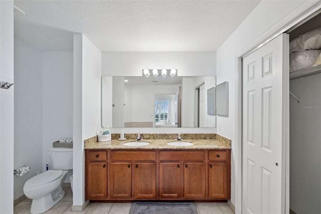 For Sale: $239,000 (2 beds, 2 baths, 1178 Square Feet)