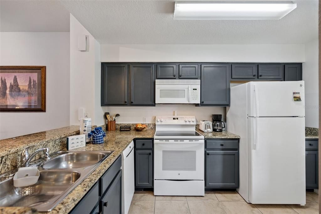 For Sale: $239,000 (2 beds, 2 baths, 1178 Square Feet)