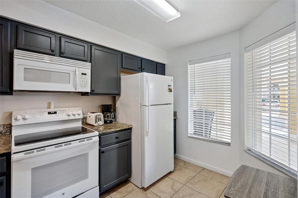 For Sale: $239,000 (2 beds, 2 baths, 1178 Square Feet)