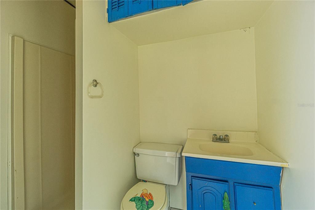 For Rent: $5,495 (5 beds, 3 baths, 4142 Square Feet)