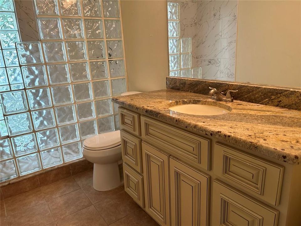 For Rent: $5,495 (5 beds, 3 baths, 4142 Square Feet)