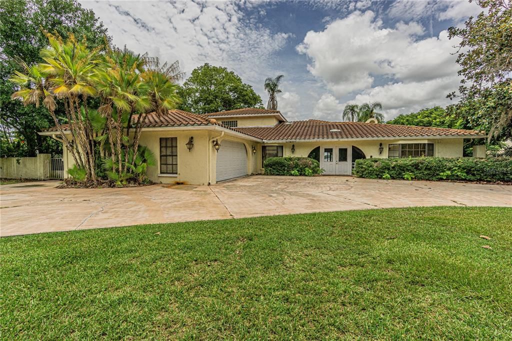 For Rent: $5,495 (5 beds, 3 baths, 4142 Square Feet)