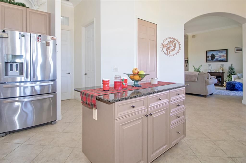 На продажу: $480,000 (2 спален, 2 ванн, 2209 Квадратных фут)