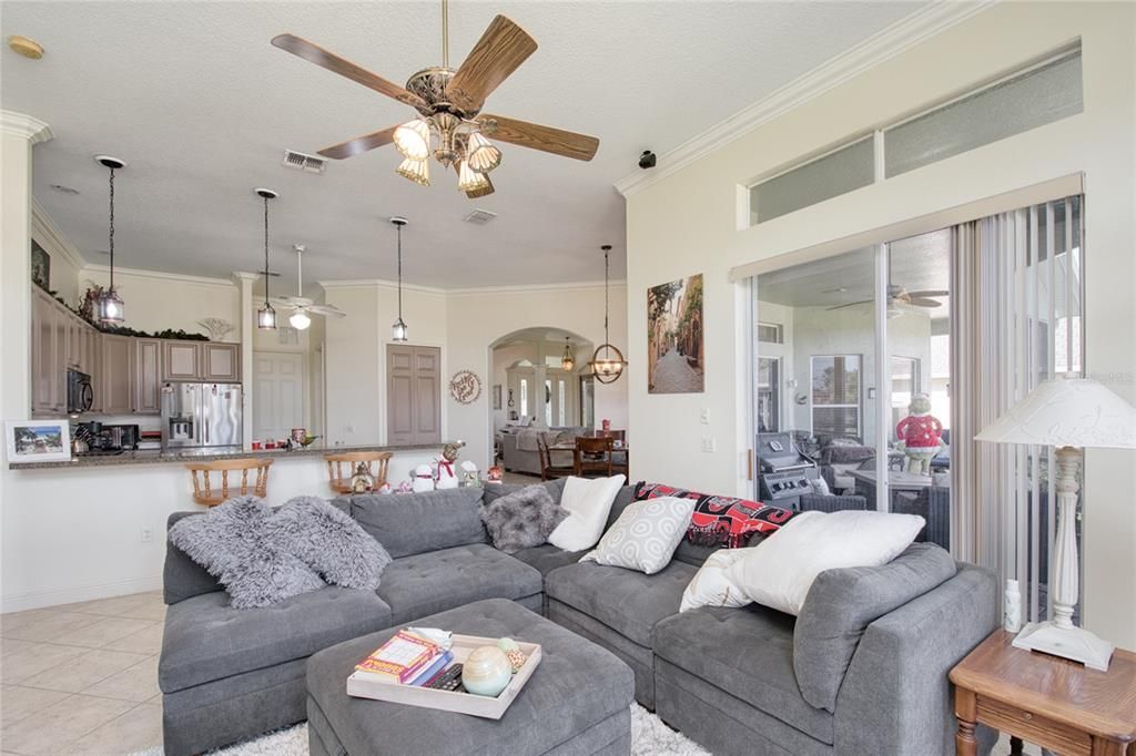 На продажу: $480,000 (2 спален, 2 ванн, 2209 Квадратных фут)