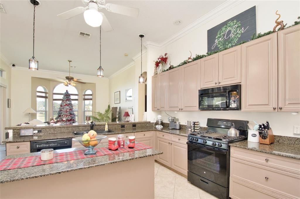 На продажу: $480,000 (2 спален, 2 ванн, 2209 Квадратных фут)