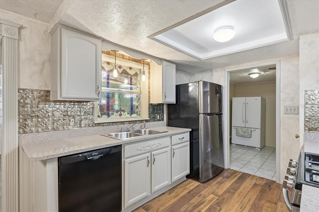 待售: $380,000 (3 贝兹, 1 浴室, 1779 平方英尺)