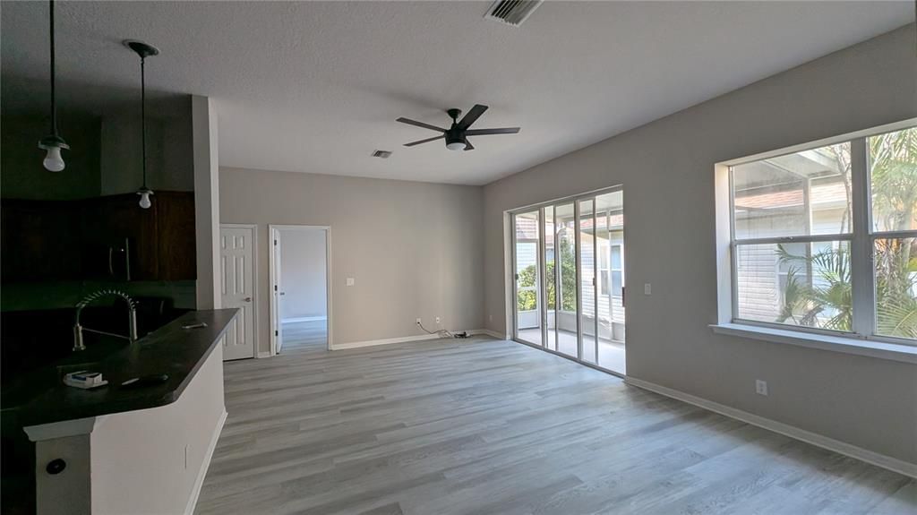 出租: $2,000 (3 贝兹, 2 浴室, 1503 平方英尺)