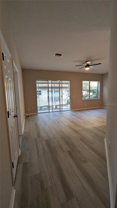 出租: $2,000 (3 贝兹, 2 浴室, 1503 平方英尺)