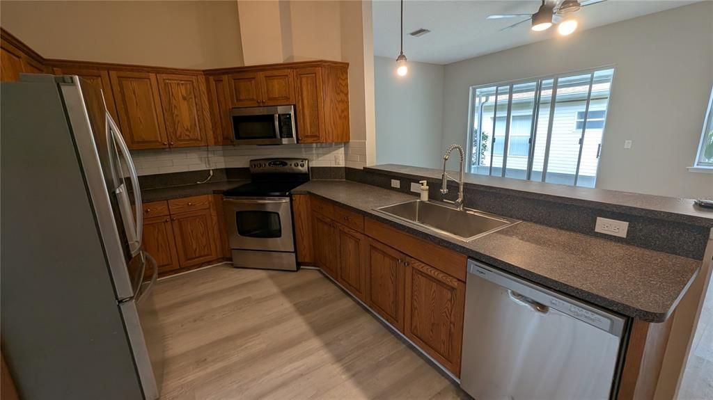 出租: $2,000 (3 贝兹, 2 浴室, 1503 平方英尺)