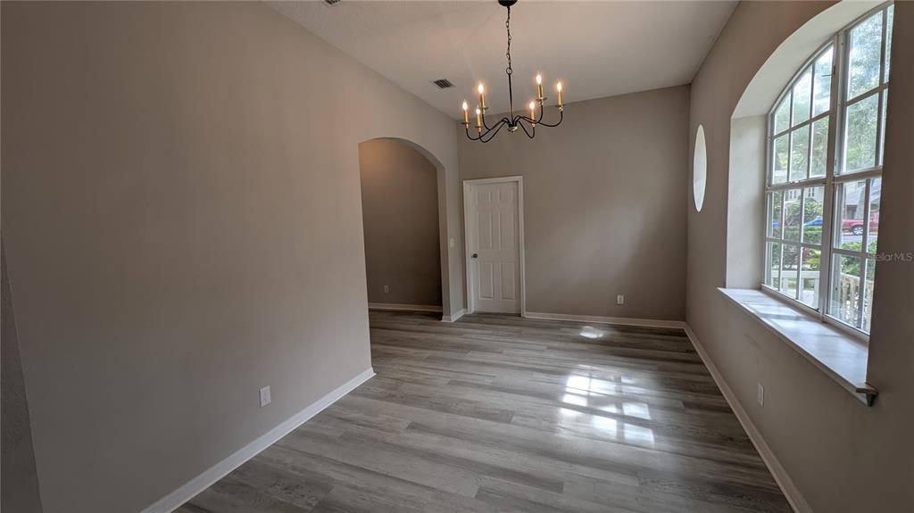 出租: $2,000 (3 贝兹, 2 浴室, 1503 平方英尺)