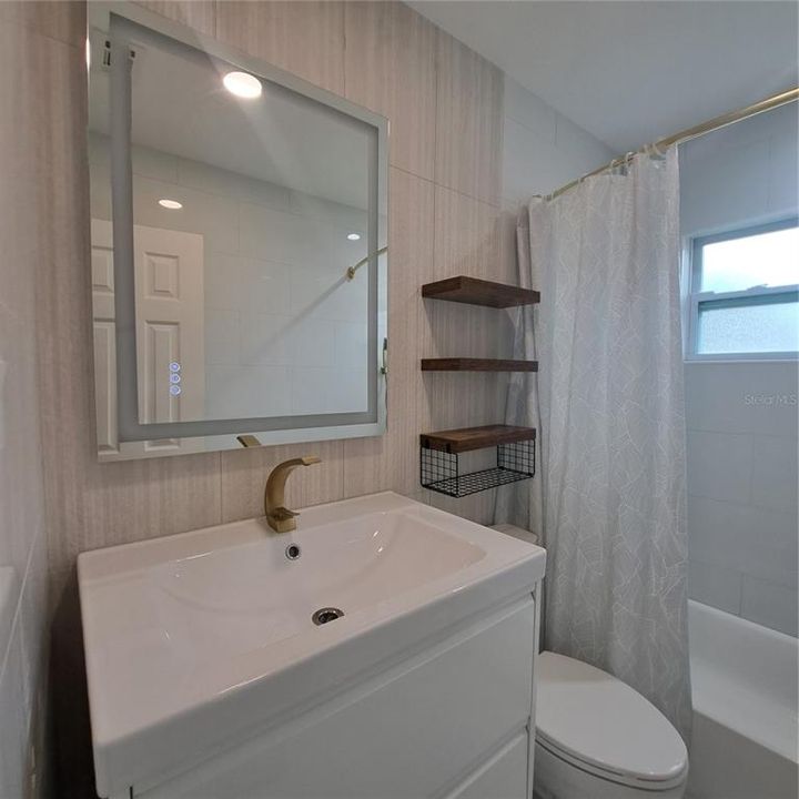 В аренду: $2,250 (2 спален, 1 ванн, 882 Квадратных фут)