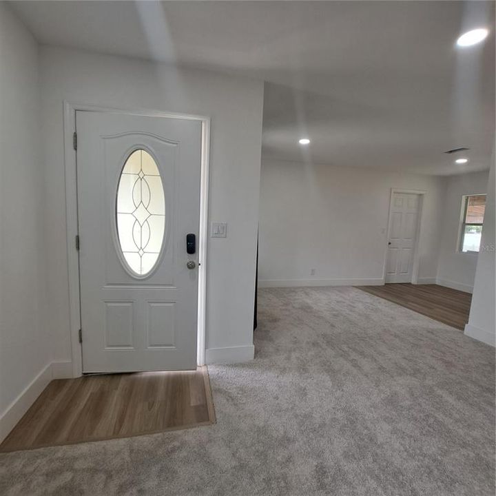 В аренду: $2,250 (2 спален, 1 ванн, 882 Квадратных фут)