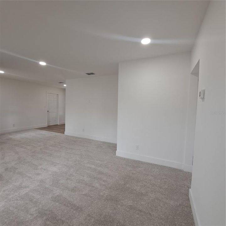 В аренду: $2,250 (2 спален, 1 ванн, 882 Квадратных фут)