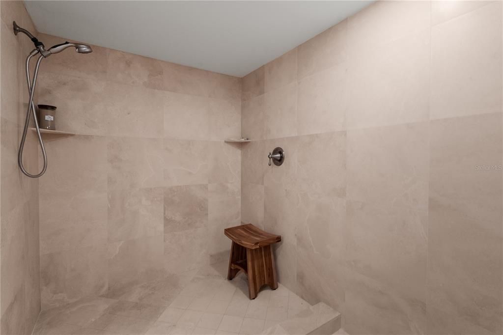 For Sale: $1,299,000 (2 beds, 2 baths, 1729 Square Feet)