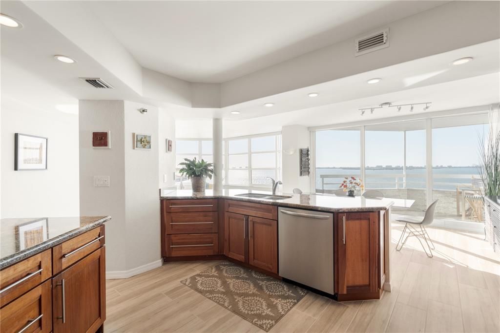 For Sale: $1,299,000 (2 beds, 2 baths, 1729 Square Feet)