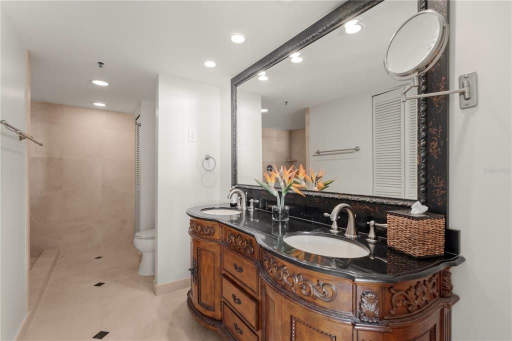 For Sale: $1,299,000 (2 beds, 2 baths, 1729 Square Feet)